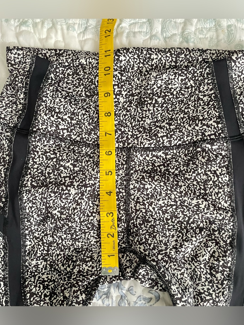 lululemon athletica Black & White Speckle Panel Leggings - Picture 5 of 6